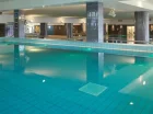 W pobliskim hotelu Svoboda można skorzystać z krytego basenu