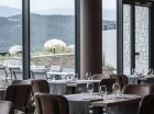 Z okien hotelowej restauracji można podziwiać panoramę Karkonoszy