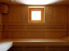 W obiekcie można skorzystać z suchej sauny