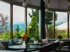 Hotelowa restauracja ma widok na góry