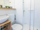 Prywatna łazienka Forest Lodge z kabiną prysznicową