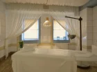 Duży gabinet masażu pozwala na wykonanie klasycznych i orientalnych masaży