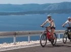 Wypożyczonym rowerem można jeździć po wyspie