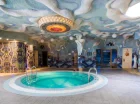 Strefa wellness jest dekorowana w stylistyce art nouveau