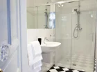 Każdy apartament posiada stylowo urządzoną łazienkę