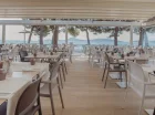 Restauracja dysponuje rozległym tarasem z widokiem na morze
