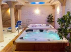 Do dyspozycji gości są wanny jacuzzi i leżaki