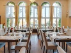 Sala restauracyjna jest przestronna