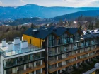 Górska panorama rozciąga się z wielu miejsc w Złotym Horyzoncie