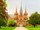 Zamek w Hradec jest często zwany "disneyowskim" ze względu na swoją bramę