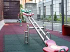 Najmłodsi gości mogą skorzystać z placu zabaw na świeżym powietrzu