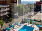 Club Hotel Residence to odnowiony hotel z widokiem na morze