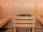 Dostępne są: sucha sauna fińska, sauna aromatyczno-ziolowa oraz łaznia parowa