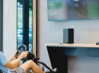 Starsze dzieci ucieszy gameroom z najnowszym xboxem i fotelem gamingowym