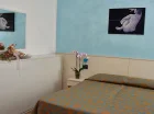 Pokoje wyposażono w minibar i sejf