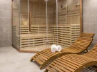 W hotelu urządzono kameralną strefę relaksu z sauną i siłownią
