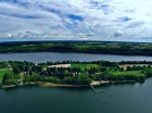 Półwysep Wądzyn to ośrodek wypoczynkowy z dostępem do Jeziora Wądzyńskiego