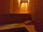 Za dodatkową opłatą można skorzystać z seansu w saunie