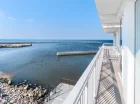 Apartamenty posiadają balkony z pięknym widokiem na morze