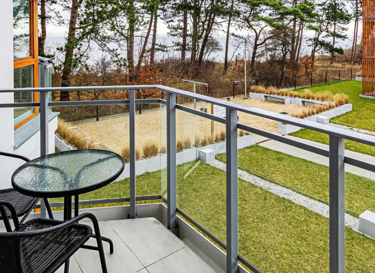 Z niektórych balkonów widać morze