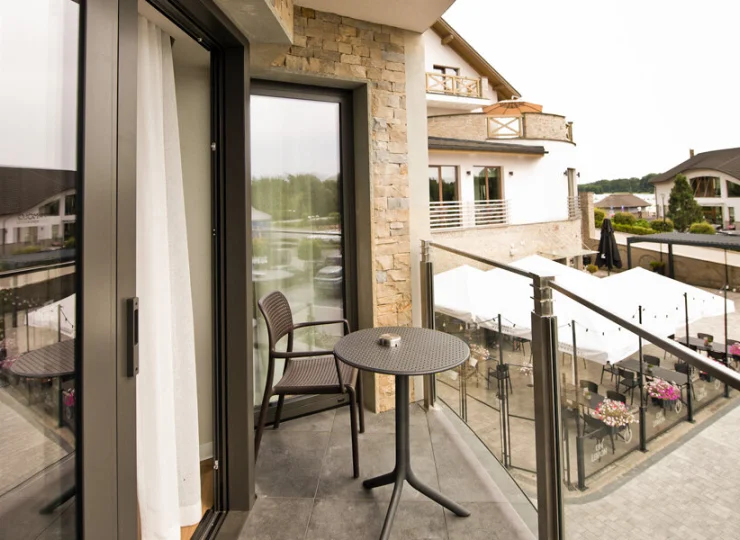 Niektóre pokoje mają własny balkon