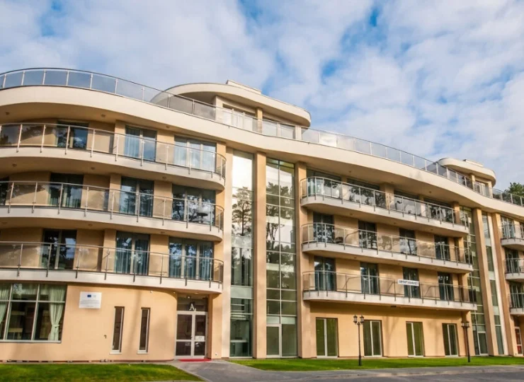 Grand Kapitan to hotel, którego bryła przypomina statek