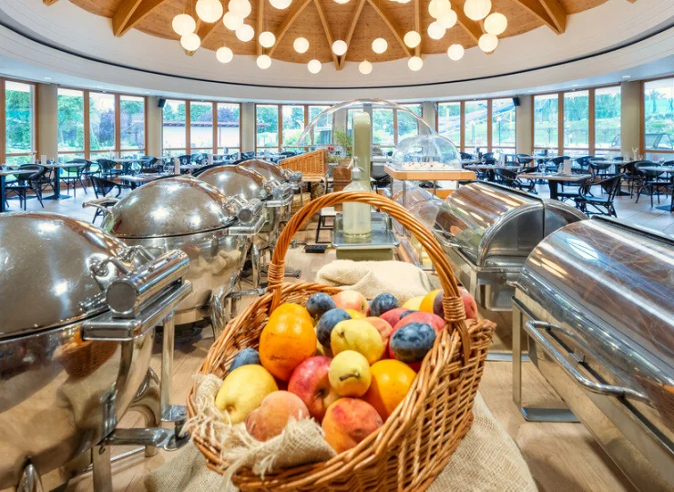 Posiłki są podawane w formie bufetu