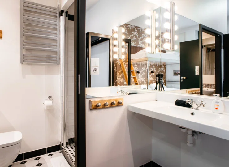 Łazienki są nowoczesne i awangardowe