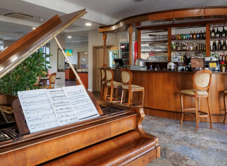 Klimatyczne wnętrza restauracji Paryskiej