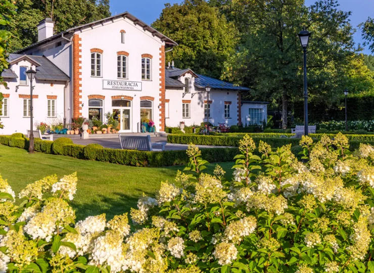 Atutem jest zaciszna i zielona okolica