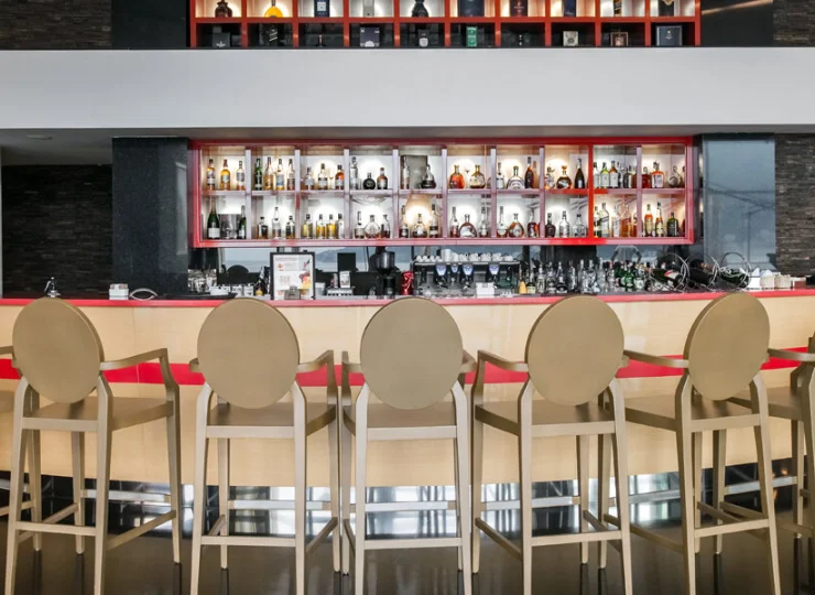 W drink barze można znaleźć ulubione trunki