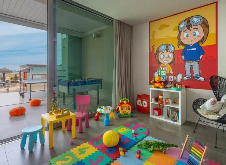 Na dzieci czeka tu sala zabaw