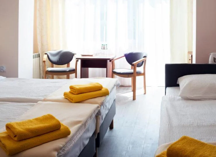 Dla mniejszych rodzin sprawdzą się pokoje 3-osobowe