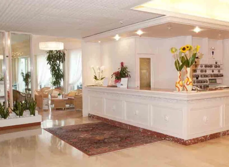 Recepcja Hotelu Doge jest czynna całodobowo