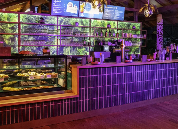 Punkty gastronomiczne oferują napoje i szybkie przekąski