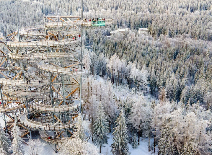 Jedną z atrakcji Świeradowa jest Sky walk Świeradów-Zdrój