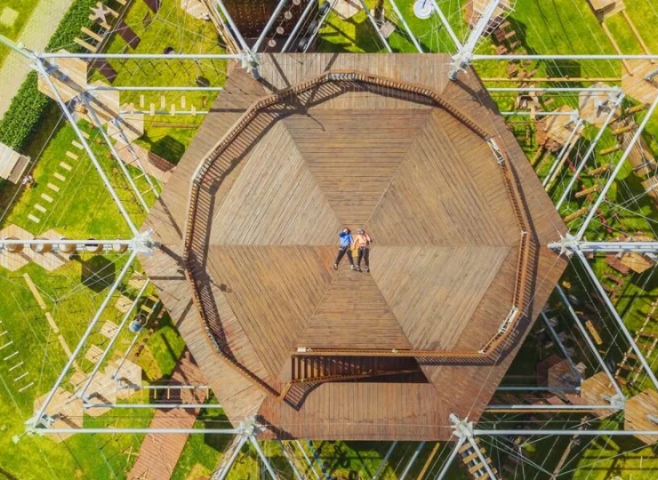 Crystal Tower Adventure Park dostarczy Wam dawkę adrenaliny