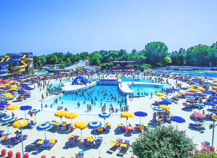 Goście Hotelu Cosmopol mogą skorzystać z parków wodnych