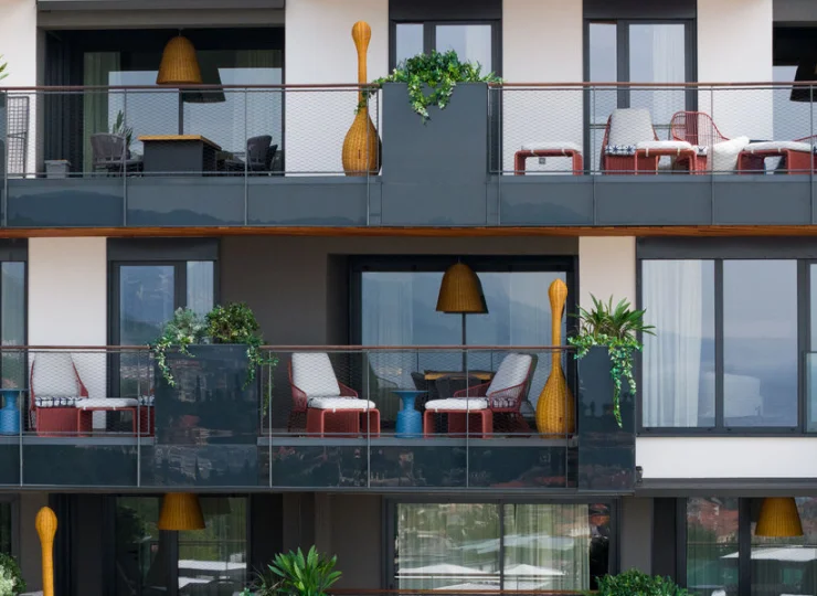 Każdy apartament ma komfortowo zaaranżowany balkon