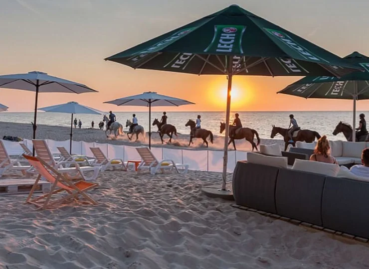 To idealne miejsce na oglądanie zachodów słońca nad morzem (i nie tylko!)