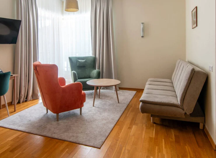 Apartament 2+2 Junior składa się z dwóch pomieszczeń