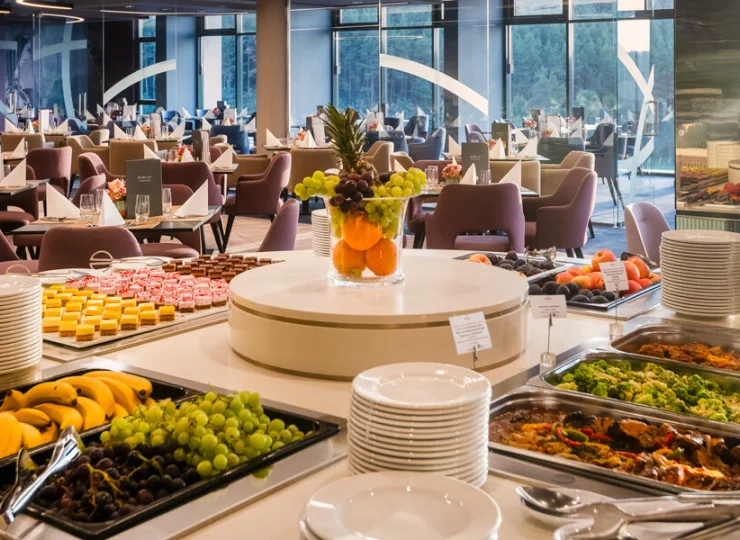 Bogaty wybór potraw pozwoli każdemu skompletować pełnowartościowy posiłek