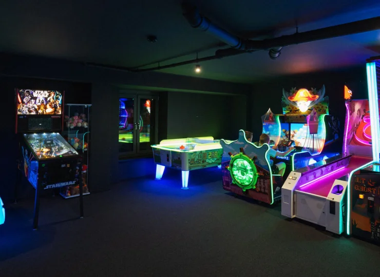 Jest też sala gier dla nastolatków – Gaming Boom
