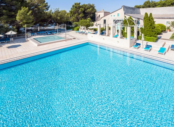 Znajdziecie tu duży basen i brodzik dla dzieci