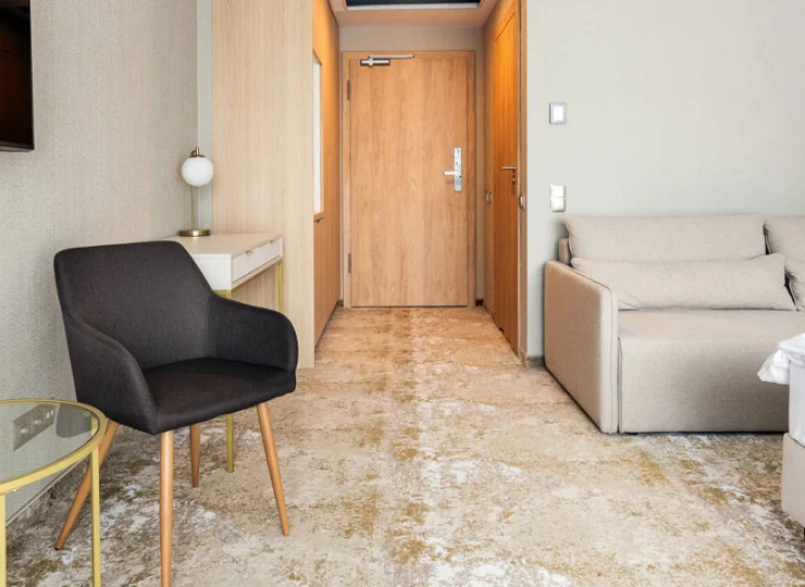 Rozkładana sofa to wygodne miejsce noclegu dla 2 dodatkowych osób