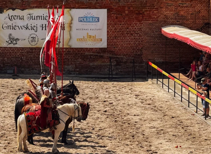 Zamek Gniew słynie z organizowanych tutaj turniejów rycerskich