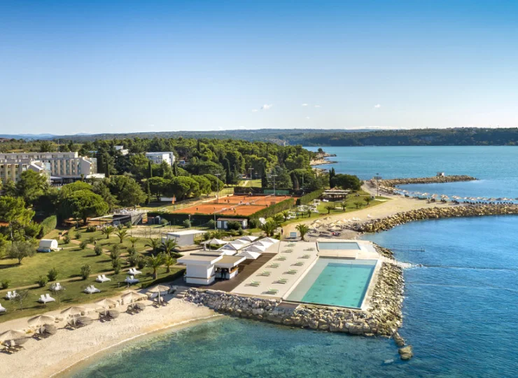 Aminess Maestral Hotel**** to resort wypoczynkowy przy plaży w Chorwacji