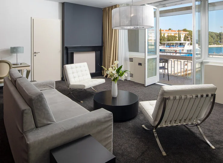 Pokój dzienny apartamentu 2+2