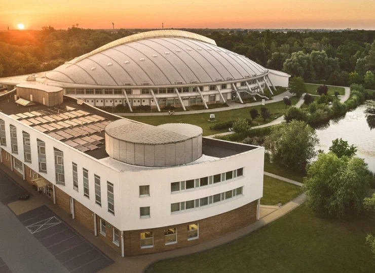 Hotel DeSilva jest zlokalizowany w zielonej, spokojnej części Pruszkowa
