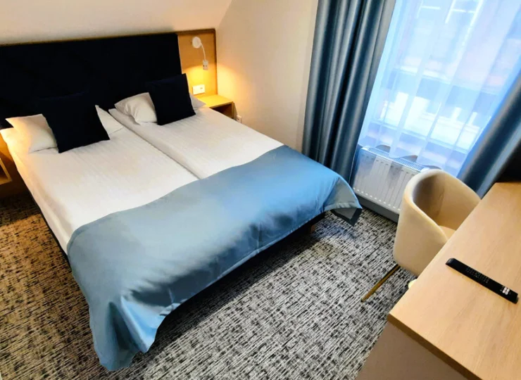 Apartament ma odrębną sypialnię zapewniającą komfort wypoczynku